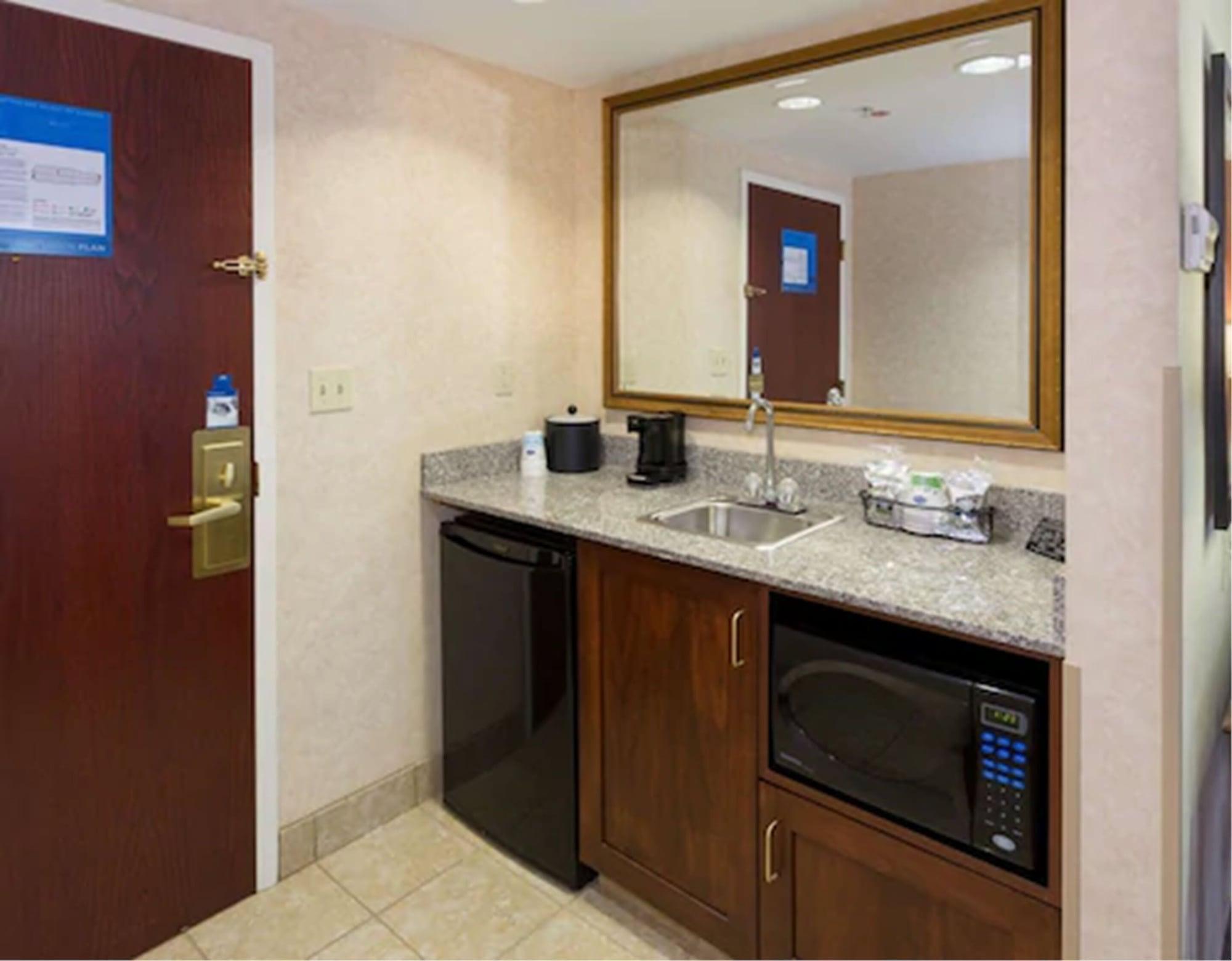 Hampton Inn & Suites Cleveland-Beachwood Dış mekan fotoğraf