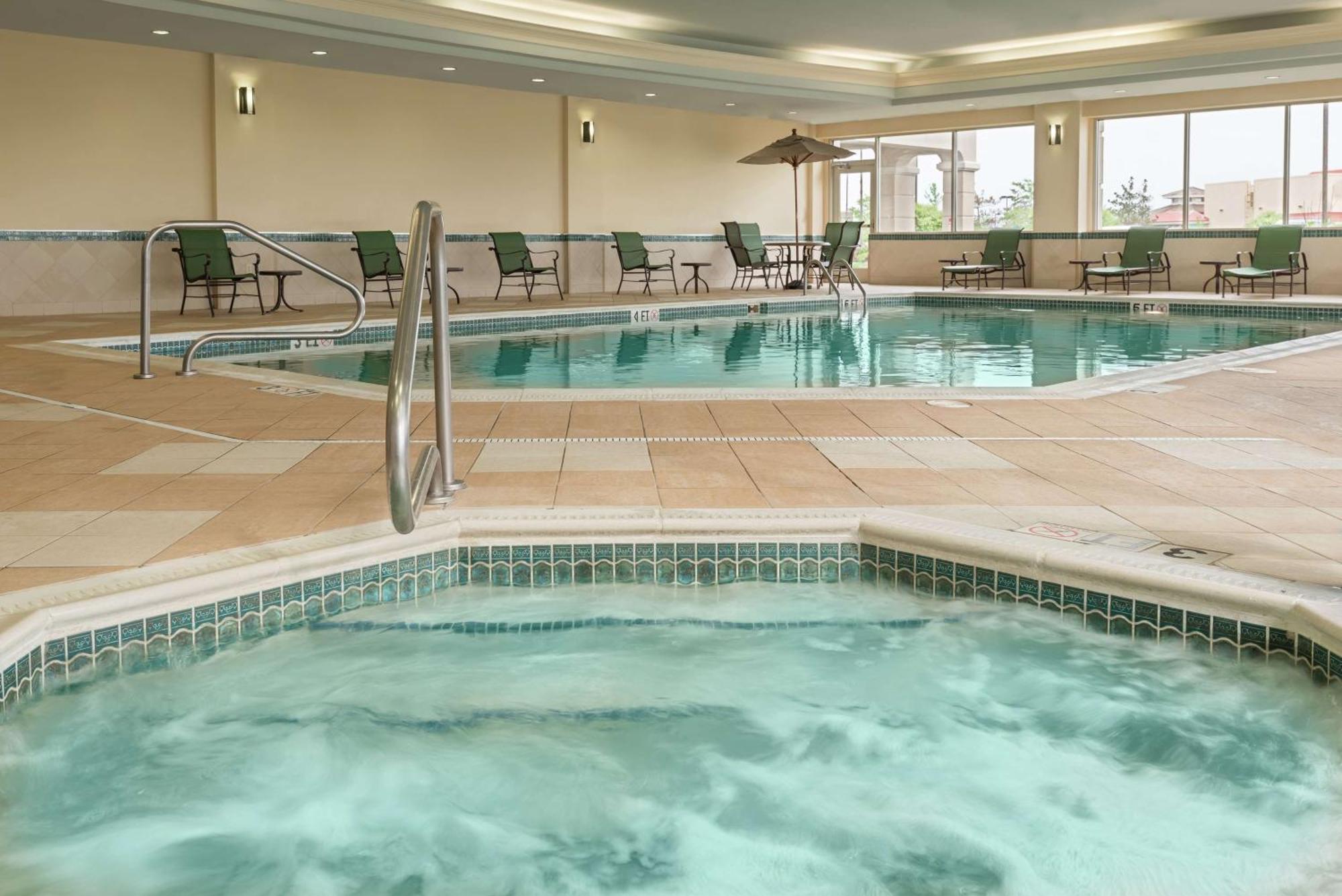 Hampton Inn & Suites Cleveland-Beachwood Dış mekan fotoğraf