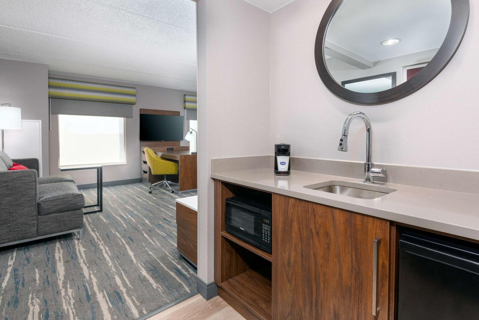 Hampton Inn & Suites Cleveland-Beachwood Dış mekan fotoğraf