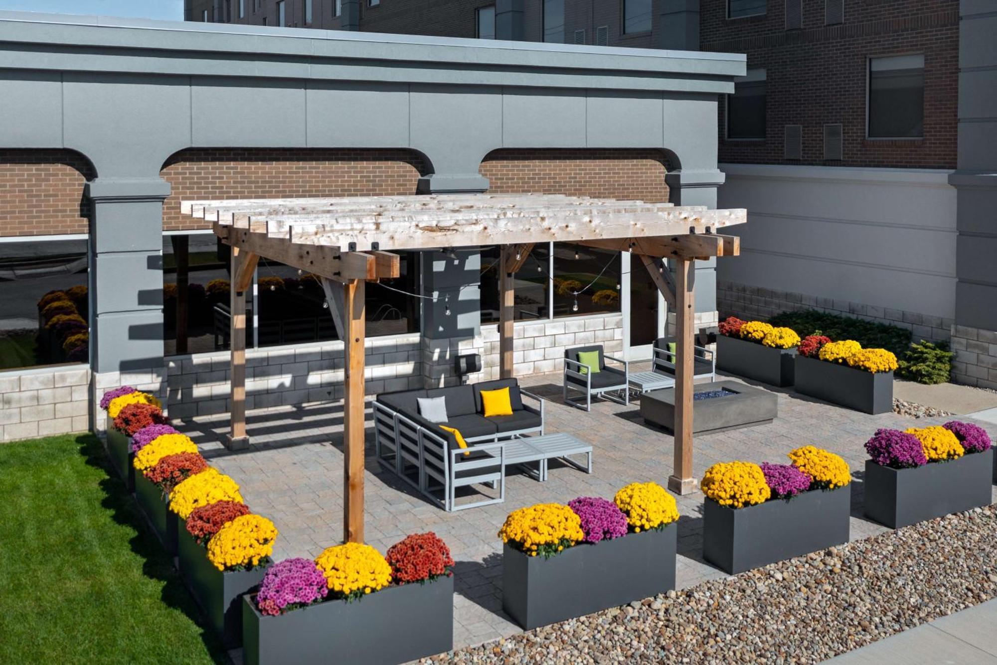 Hampton Inn & Suites Cleveland-Beachwood Dış mekan fotoğraf
