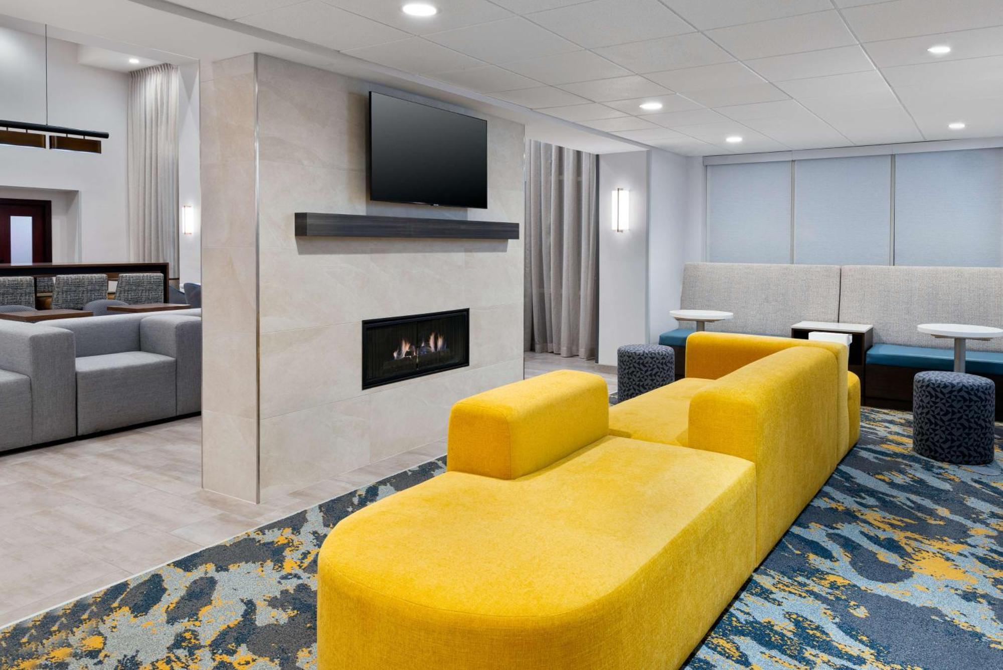 Hampton Inn & Suites Cleveland-Beachwood Dış mekan fotoğraf