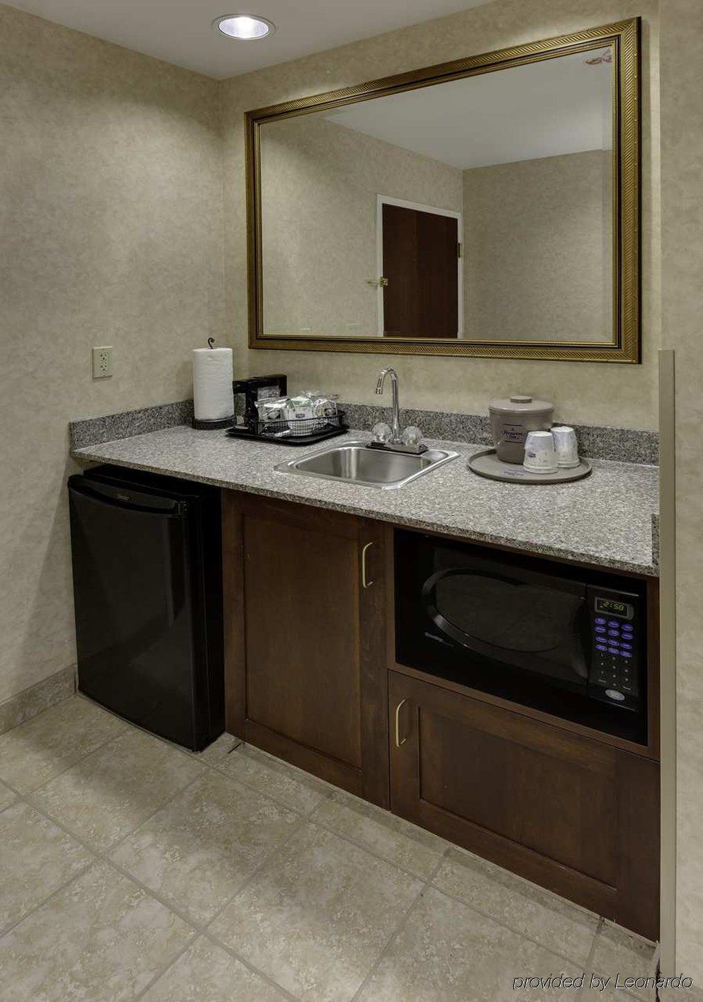 Hampton Inn & Suites Cleveland-Beachwood Dış mekan fotoğraf