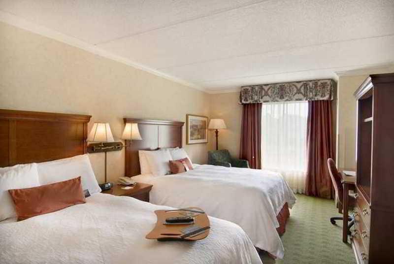 Hampton Inn & Suites Cleveland-Beachwood Oda fotoğraf